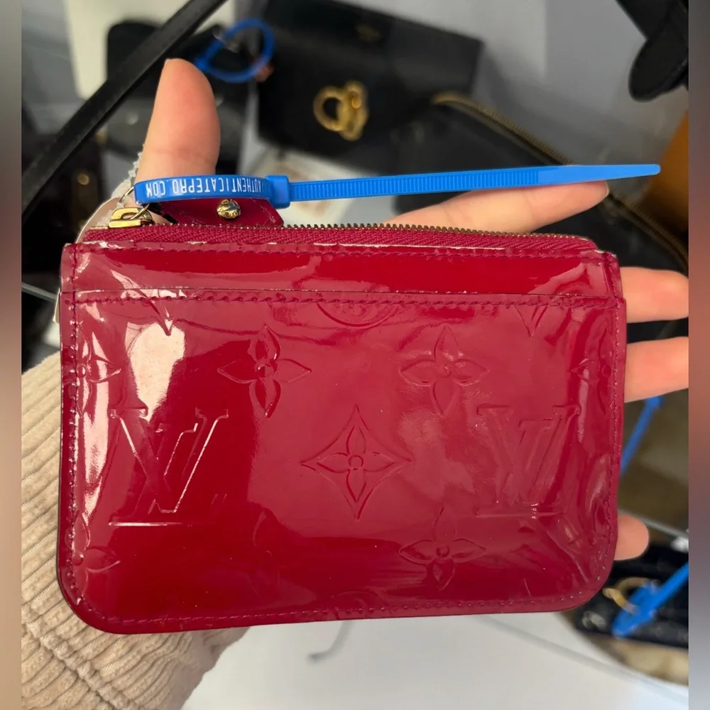 {SOLD}Louis Vuitton Pochette Clés Key in Red Monogram Vernis Patent Leather - Picture 7 of 15
